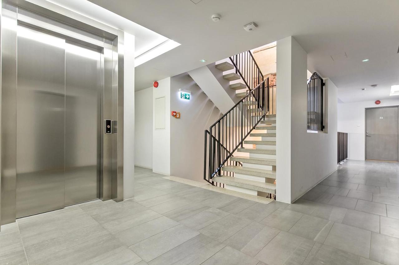 Luxuriously Furnished, Spacious Rotermanni Jewel Tallinn Bagian luar foto